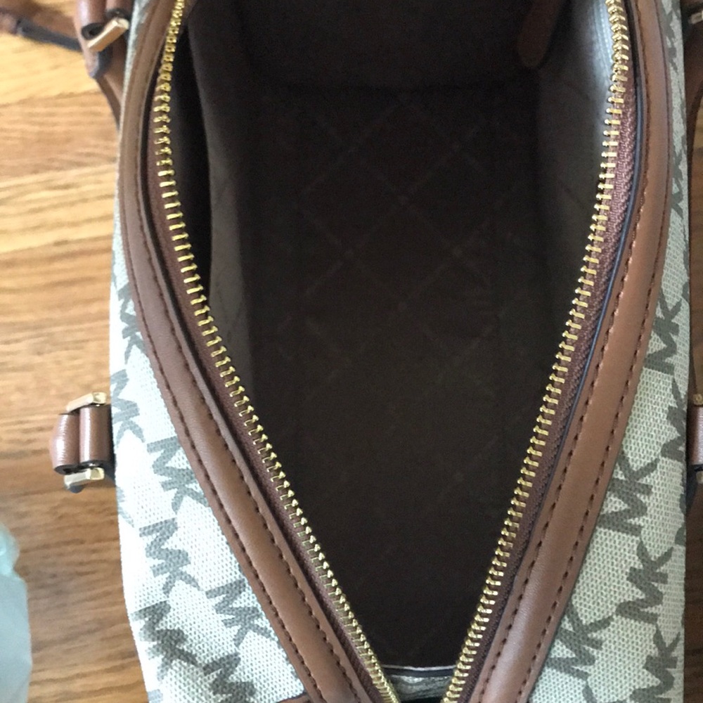 SOLD Merry Xmas to You ❤️NWT Michael Kors Handbag - Picture 6 of 6